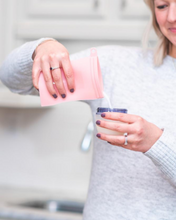 Load image into Gallery viewer, Reusable Silicone Breastmilk Storage Bags - 4 pack