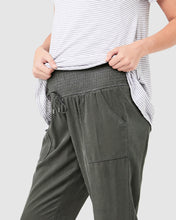 Load image into Gallery viewer, Tencel Off Duty Pant - Olive
