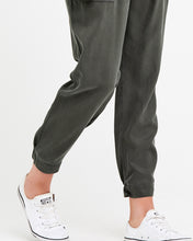 Load image into Gallery viewer, Tencel Off Duty Pant - Olive
